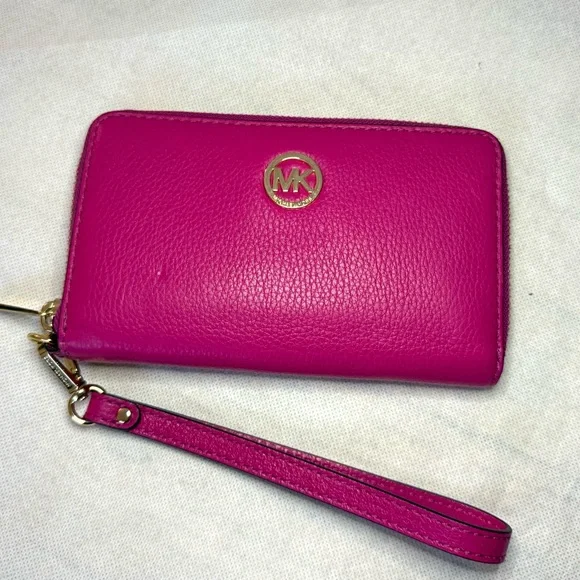 Michael Kors Jet Set Travel Wristlet Wallet Hot Pink Leather Phone Clutch - Picture 1 of 13